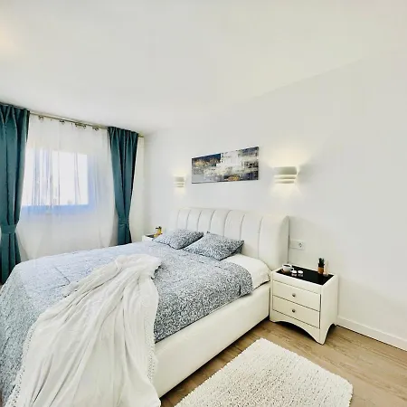 Paulmarie In Americas *